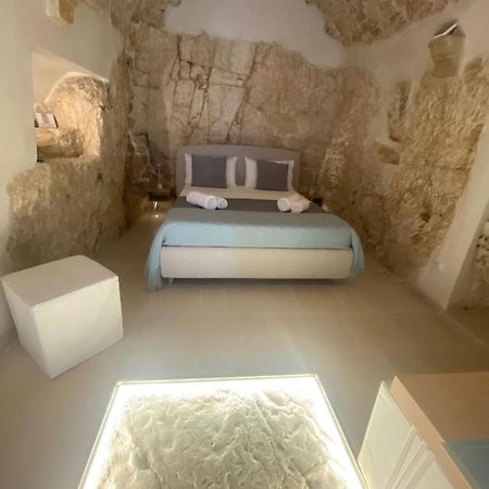 Ca Sotto L'Arco Bed & Breakfast ออสตูนี ภายนอก รูปภาพ