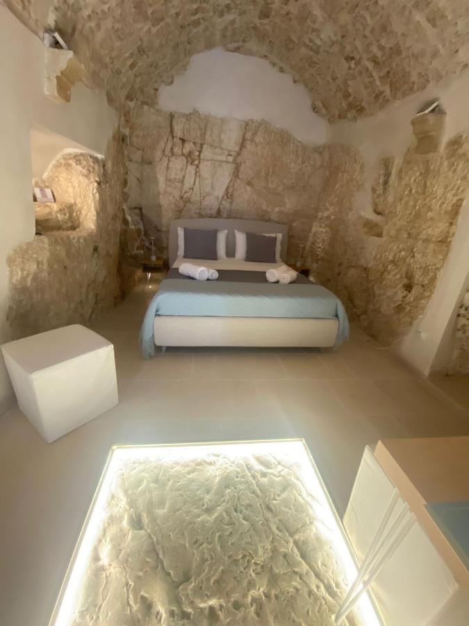 Ca Sotto L'Arco Bed & Breakfast ออสตูนี ภายนอก รูปภาพ