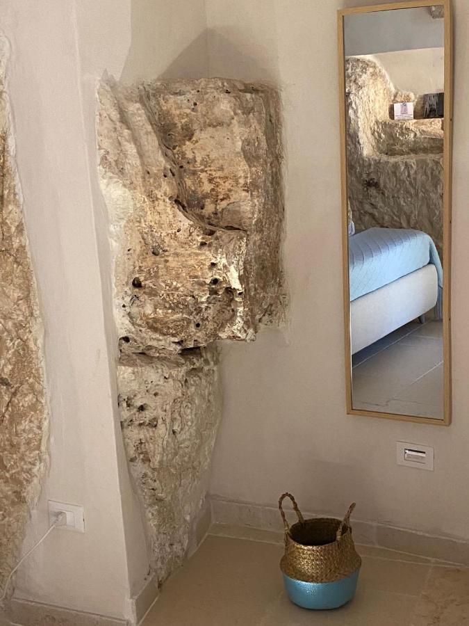 Ca Sotto L'Arco Bed & Breakfast ออสตูนี ภายนอก รูปภาพ
