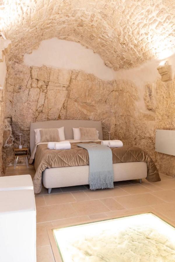 Ca Sotto L'Arco Bed & Breakfast ออสตูนี ภายนอก รูปภาพ