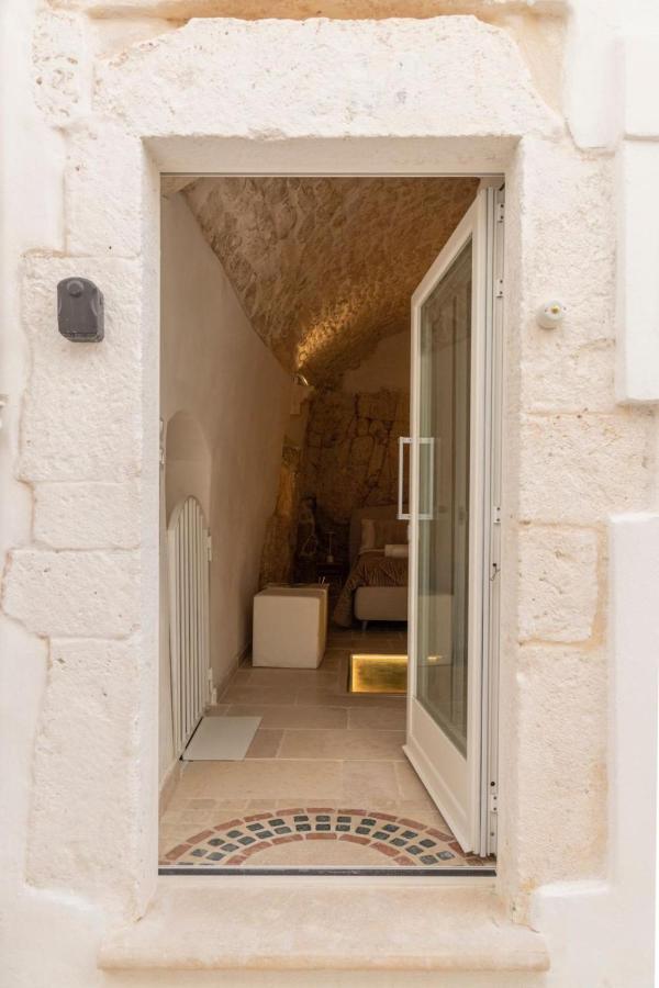Ca Sotto L'Arco Bed & Breakfast ออสตูนี ภายนอก รูปภาพ