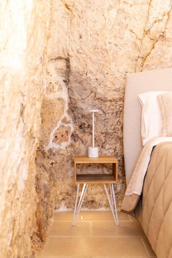 Ca Sotto L'Arco Bed & Breakfast ออสตูนี ภายนอก รูปภาพ