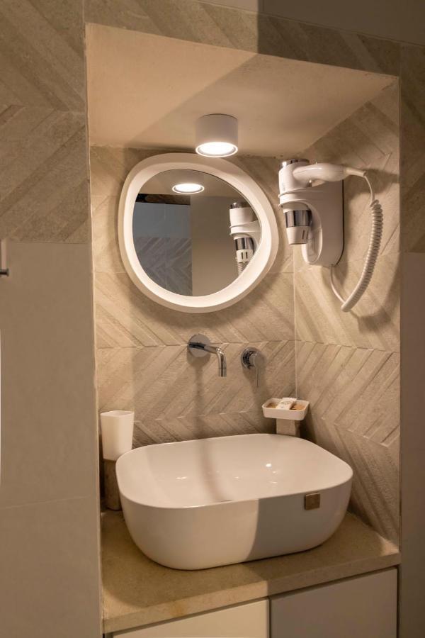 Ca Sotto L'Arco Bed & Breakfast ออสตูนี ภายนอก รูปภาพ
