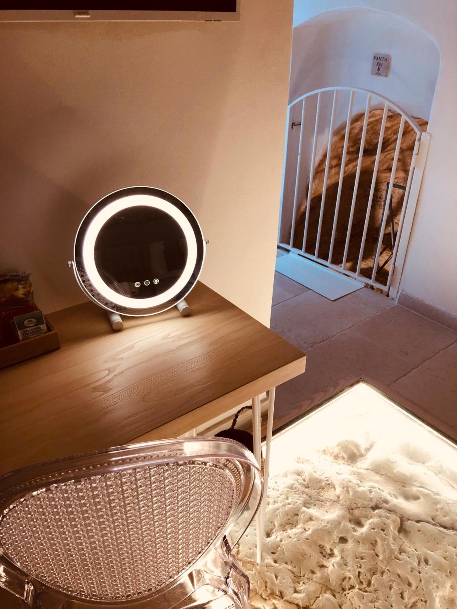 Ca Sotto L'Arco Bed & Breakfast ออสตูนี ภายนอก รูปภาพ